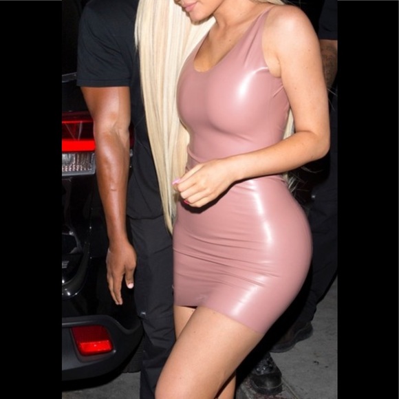 Kylie Jenner latex dress - Picture 2 of 3